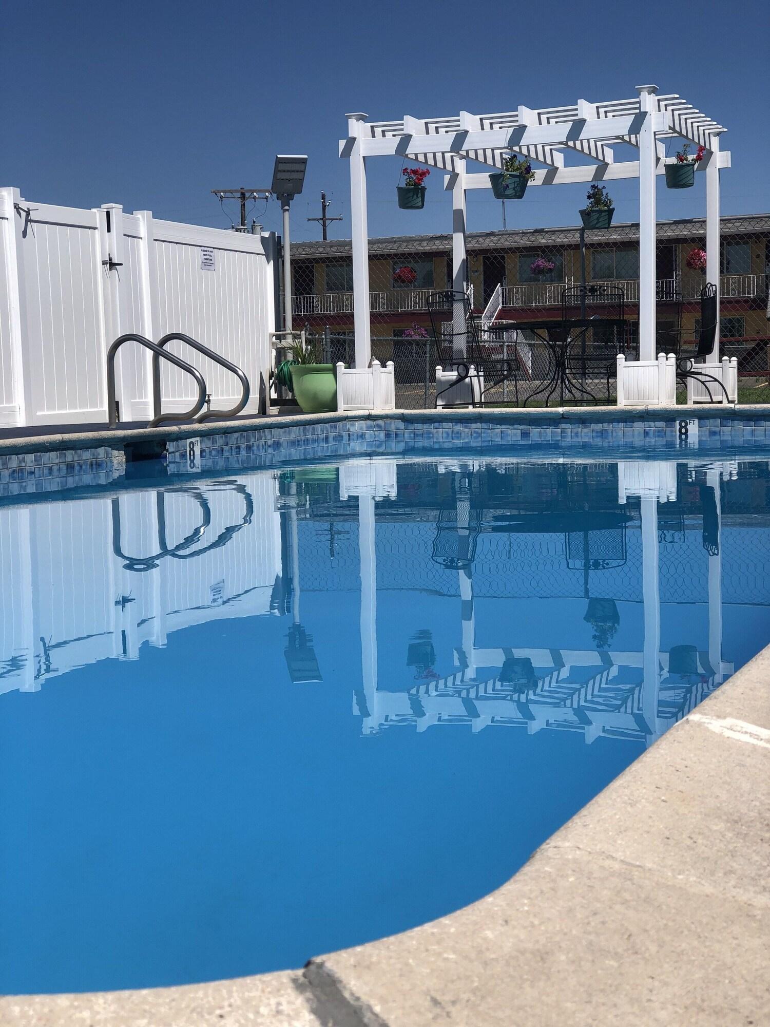 Motel Super 8 By Wyndham Ontario Esterno foto