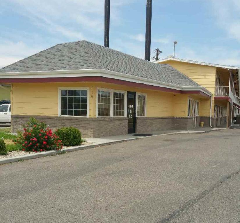 Motel Super 8 By Wyndham Ontario Esterno foto